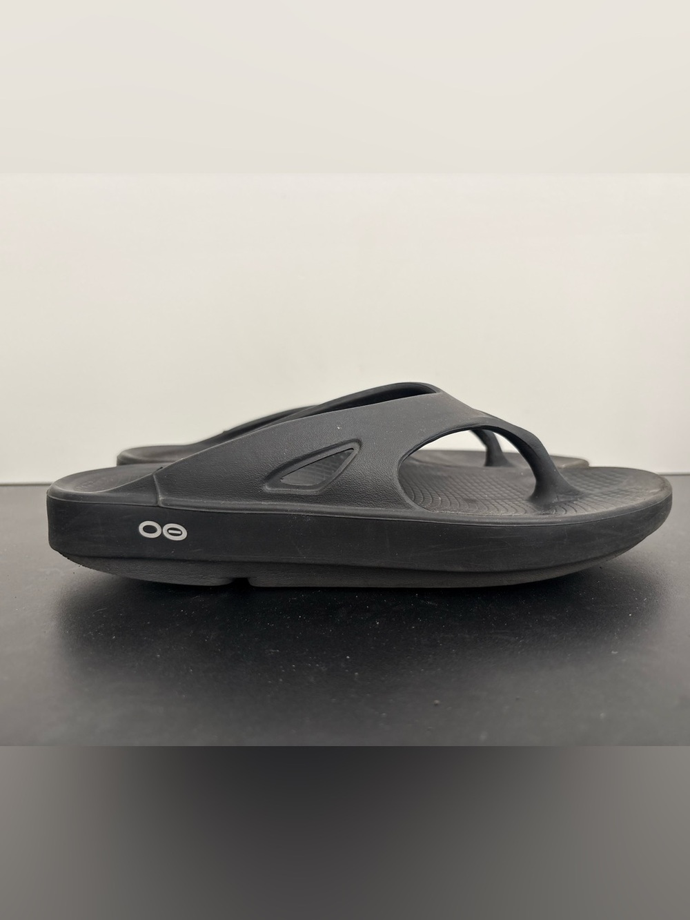 OOFOS Women's Black OOriginal Post Recovery Flip Flops Shoes